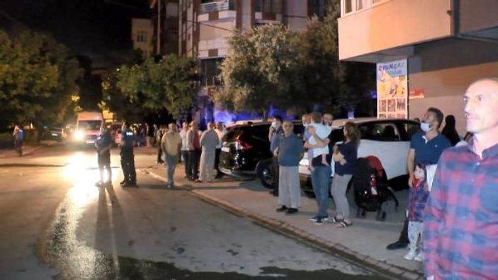 Sancaktepe'de çatı yangını  -10