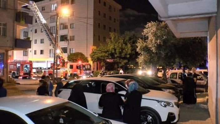 Sancaktepe'de çatı yangını  -7