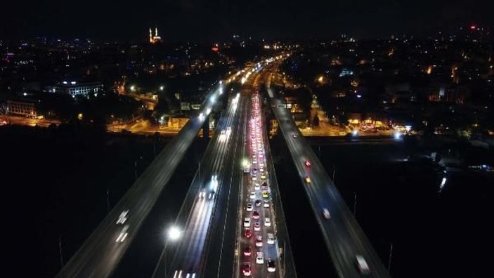 Haliç Köprüsü'ndeki çalışma gece trafiği kilitledi -3