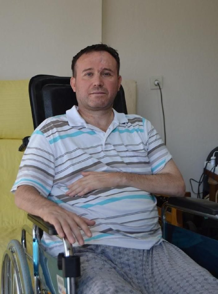 Otomobil çarpmasıyla yatağa bağımlı olan itfaiyeci, akülü tekerlekli sandalye istiyor -3