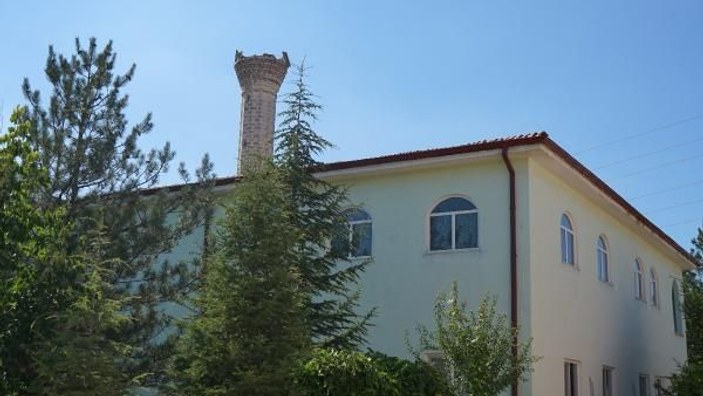 Yarım minareli cami, 23 yıl önceki patlamayı hatırlatıyor -1