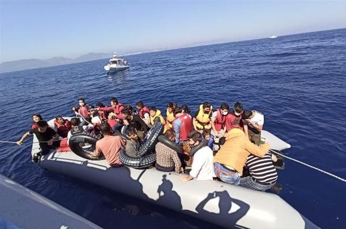 İzmir'de 44 göçmen kurtarıldı  -2