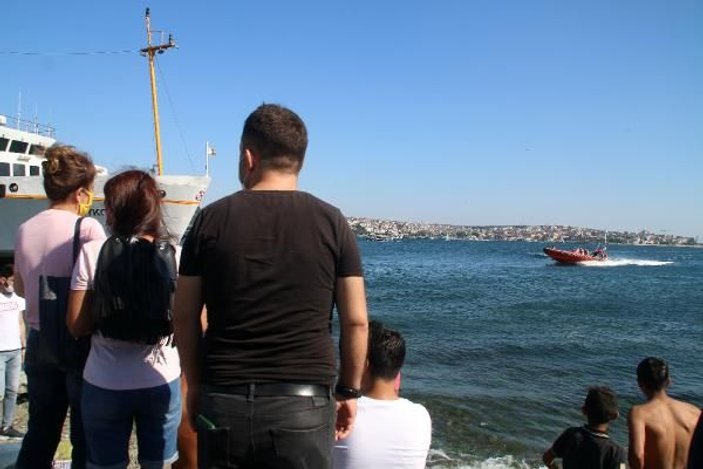 Beşiktaş'ta denize giren bir kişi yüzüstü yatarken boğuldu -3
