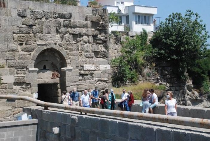 Amasra tatilcilerin akınına uğradı -1