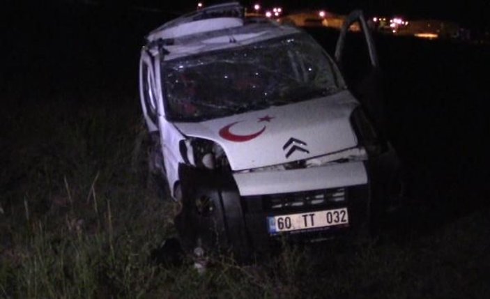 Sivas'ta 2 araç çarpıştı: 9 yaralı