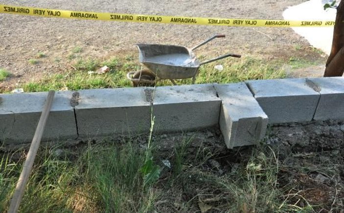 Mezarlıkta toprağa gömülü el bombası bulundu -7