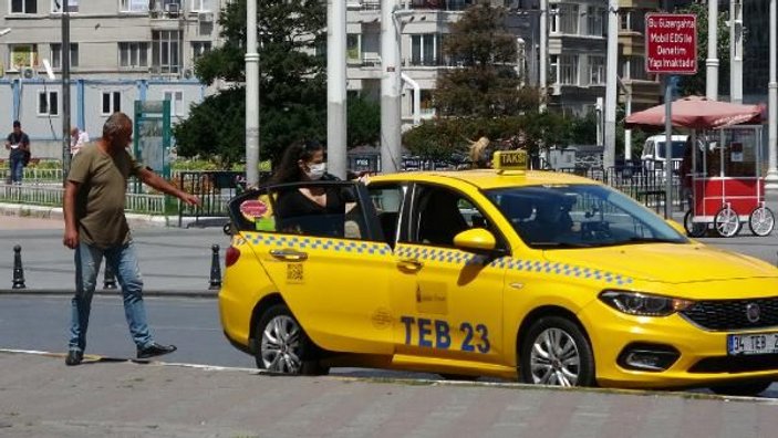 Taksim'de taksicilerin maske umursamazlığı -1