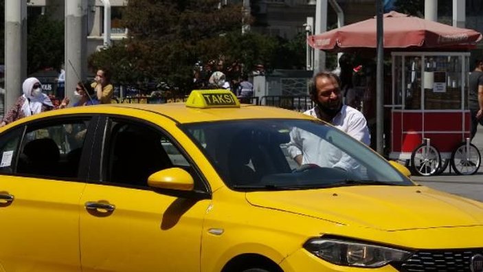 Taksim'de taksicilerin maske umursamazlığı -9