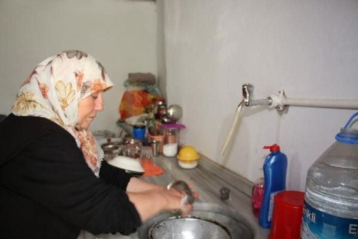 Evi yanan Bülbül Nine'ye, komşuları sahip çıktı -6