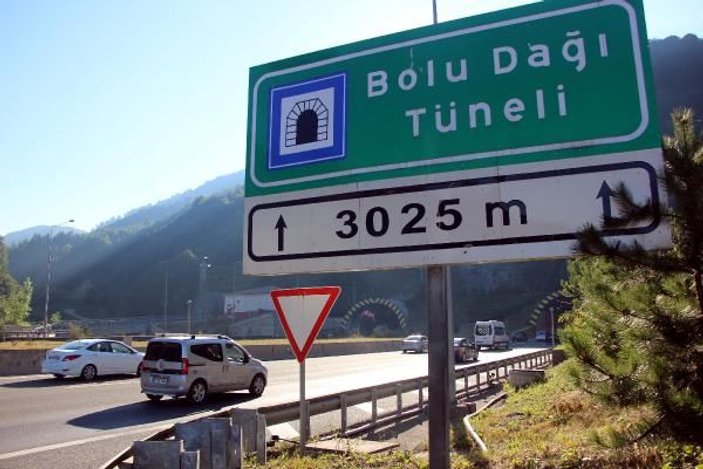 Bolu Dağı Tüneli'nden bayramda 621 bin araç geçti -1
