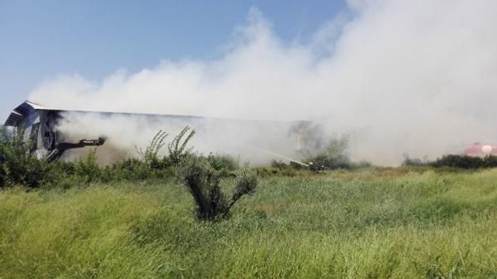 Antalya'da yem deposu, alev alev yandı -2