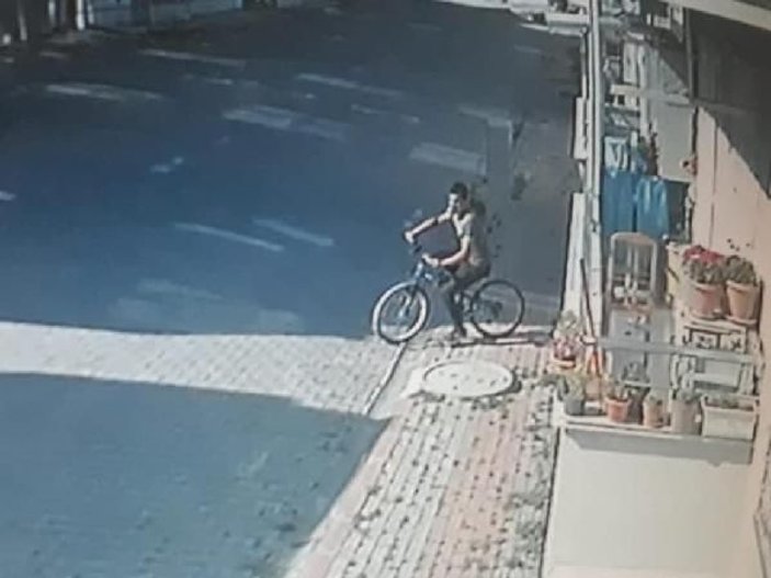 Bahçeden bisiklet hırsızlığı kamerada -1