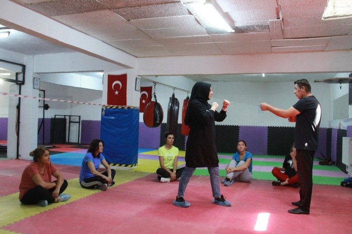 Kadınlar kendilerini savunabilmek için yakın dövüş eğitimi alıyor -2