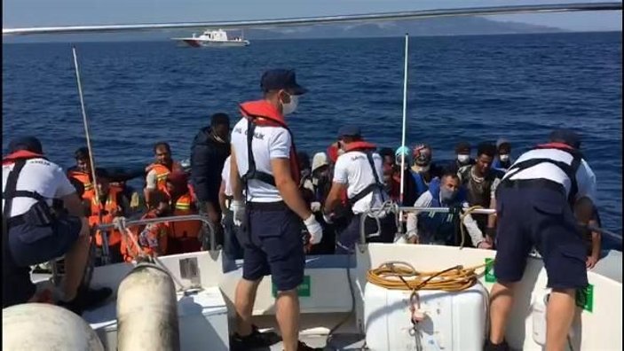 Yunanistan'ın ölüme terk ettiği 74 kaçak göçmeni Sahil Güvenlik kurtardı -3