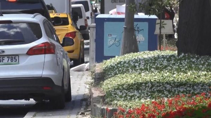 Otomobil, motosiklet, elektrikli scooter... İstanbul'da kaldırımlar işgal altında -5