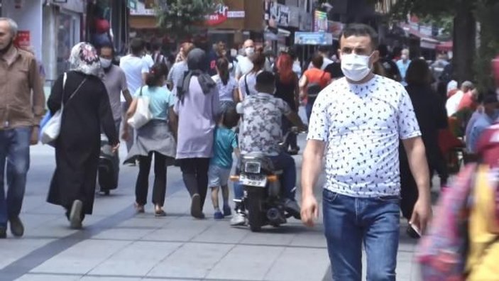 Otomobil, motosiklet, elektrikli scooter... İstanbul'da kaldırımlar işgal altında -8