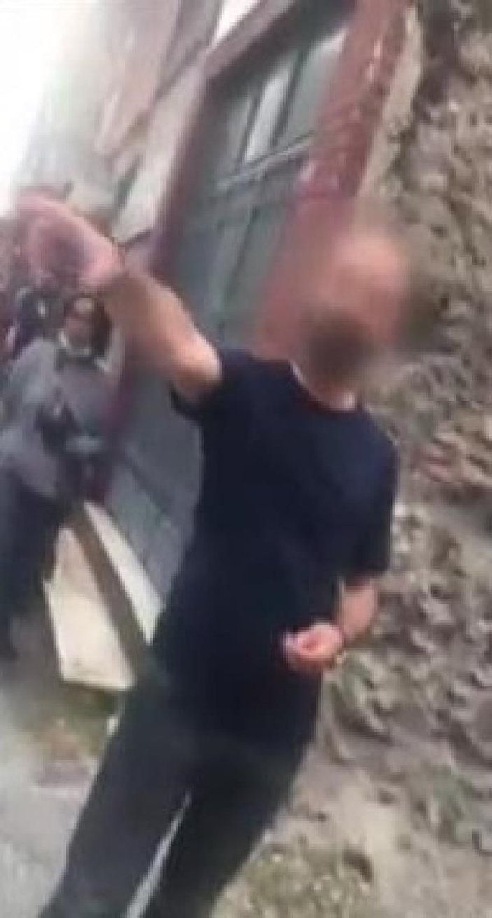 Fatih'te değnekçilik anları kamerada 2 kişi gözaltında(YENİDEN) -2