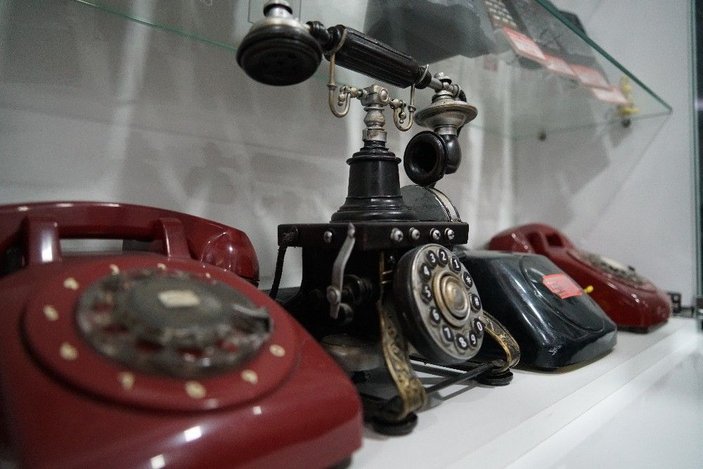 Elazığ’daki telefon koleksiyonu görenleri hayrete düşürüyor -8