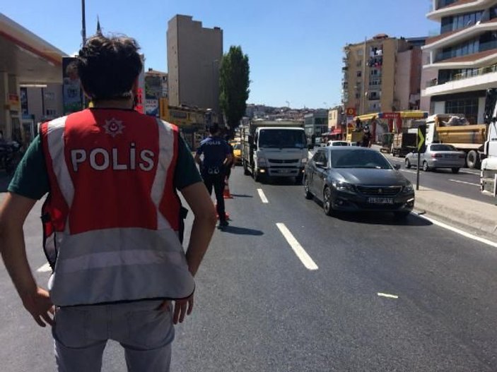 Beyoğlu’nda maskesiz yolcu alan taksici ceza kesilince polise tepki gösterdi -5