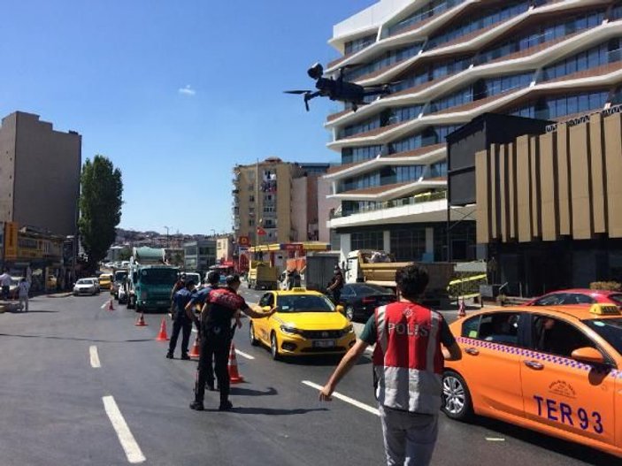 Beyoğlu’nda maskesiz yolcu alan taksici ceza kesilince polise tepki gösterdi -3