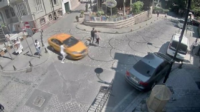Turistin cep telefonuyla kaçan taksici yakalandı -3