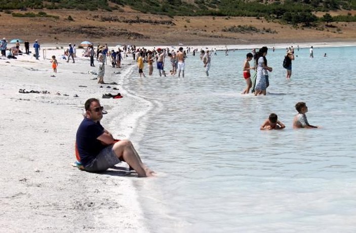 Salda Gölü'nde çamur çukuruna girene ceza -7