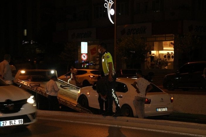 Gaziantep'te kazadan kaçınan sürücü kaza yaptı
