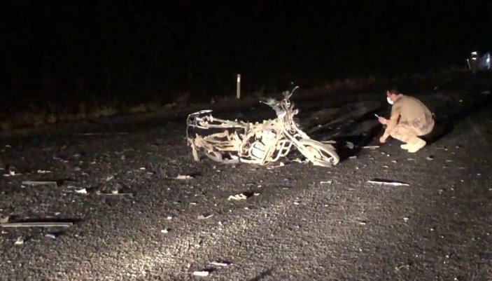 Şanlıurfa'da 2 aracın çarptığı motosiklet sürücüsü hayatını kaybetti