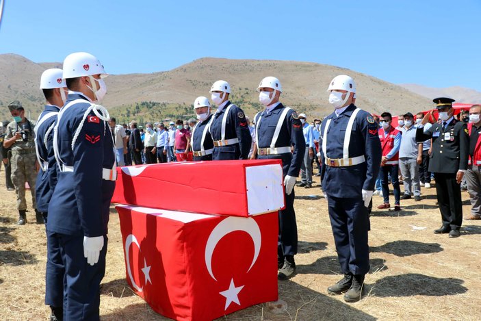 Sel şehidi Uzman Çavuş Variyenli, son yolculuğa uğurlandı -5