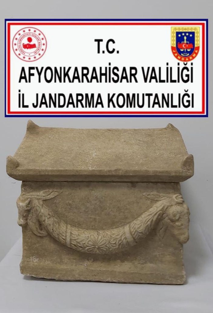 Afyonkarahisar'da otomobilde lahit bulundu