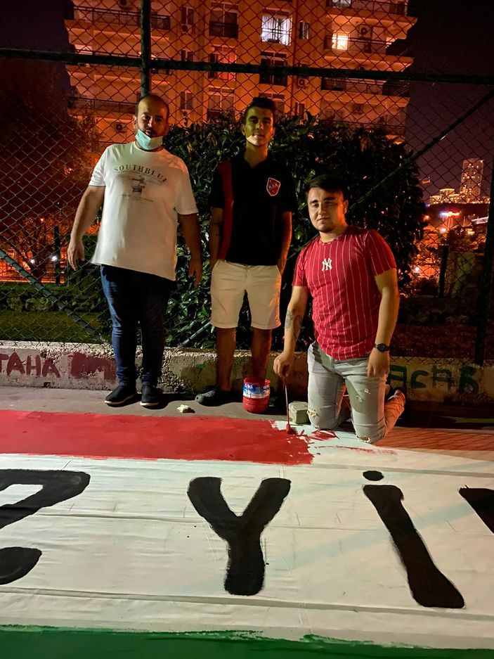 d İzmir'de dolmuş şoförü, bir genci kafasından vurdu