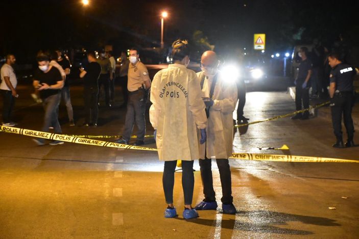 d İzmir'de dolmuş şoförü, bir genci kafasından vurdu