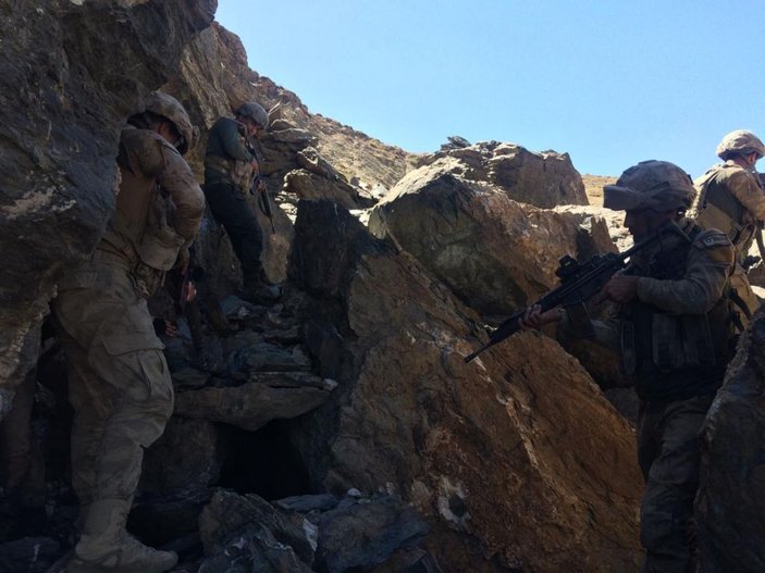 'Yıldırım- 10 Norduz Operasyonu'nda PKK sığınakları tespit edildi -9