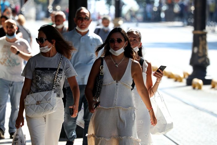 Sultanahmet ve Ayasofya Meydanı'nda turistler maske kuralına uymuyor