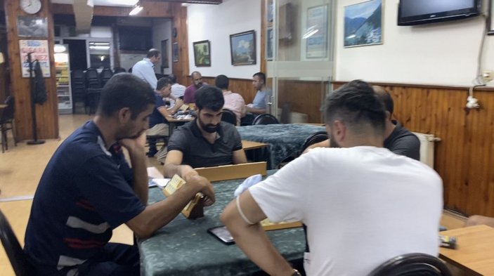 Maltepe'de okey oynayan 25 kişiye ceza kesildi