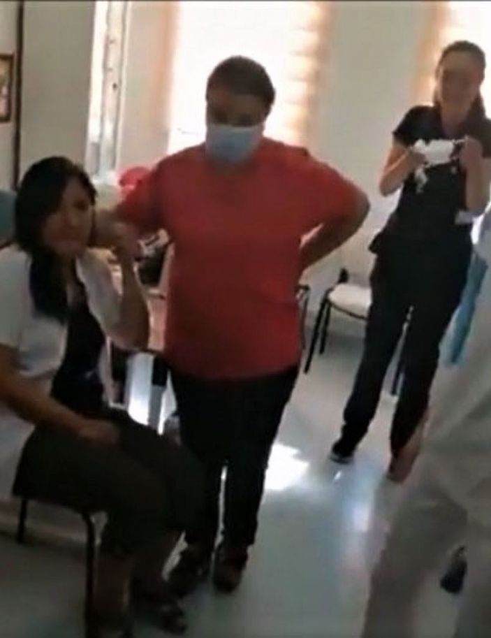 Aşı bulamayınca 3 hemşireyi darbedip, bir hasta yakınını bıçakladı -1