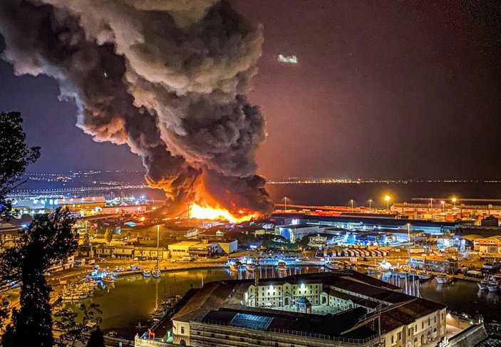 İtalya’da limanda patlama