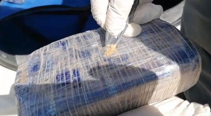 Spor çanta içerisindeki 74 kilo eroin Oscar’a takıldı -5