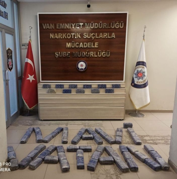 Spor çanta içerisindeki 74 kilo eroin Oscar’a takıldı -7