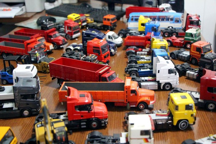 330 parçalık oyuncak araç koleksiyonuna 7 yılda 80 bin lira harcadı -2