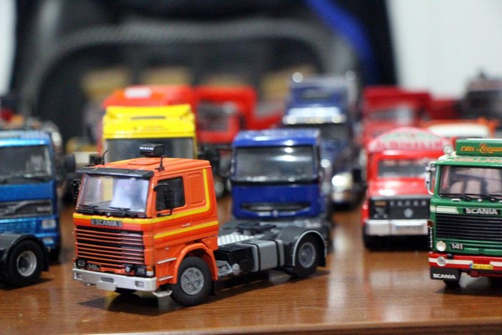 330 parçalık oyuncak araç koleksiyonuna 7 yılda 80 bin lira harcadı -1