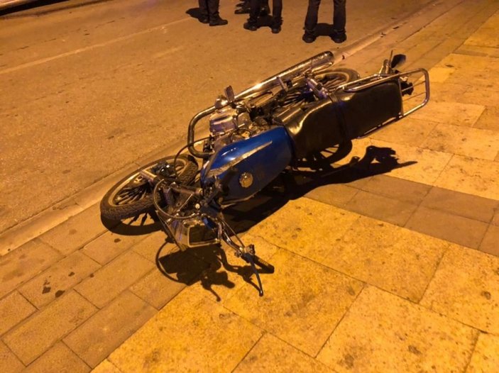 Denizli'den polisten kaçan motosikletli kaza yaptı