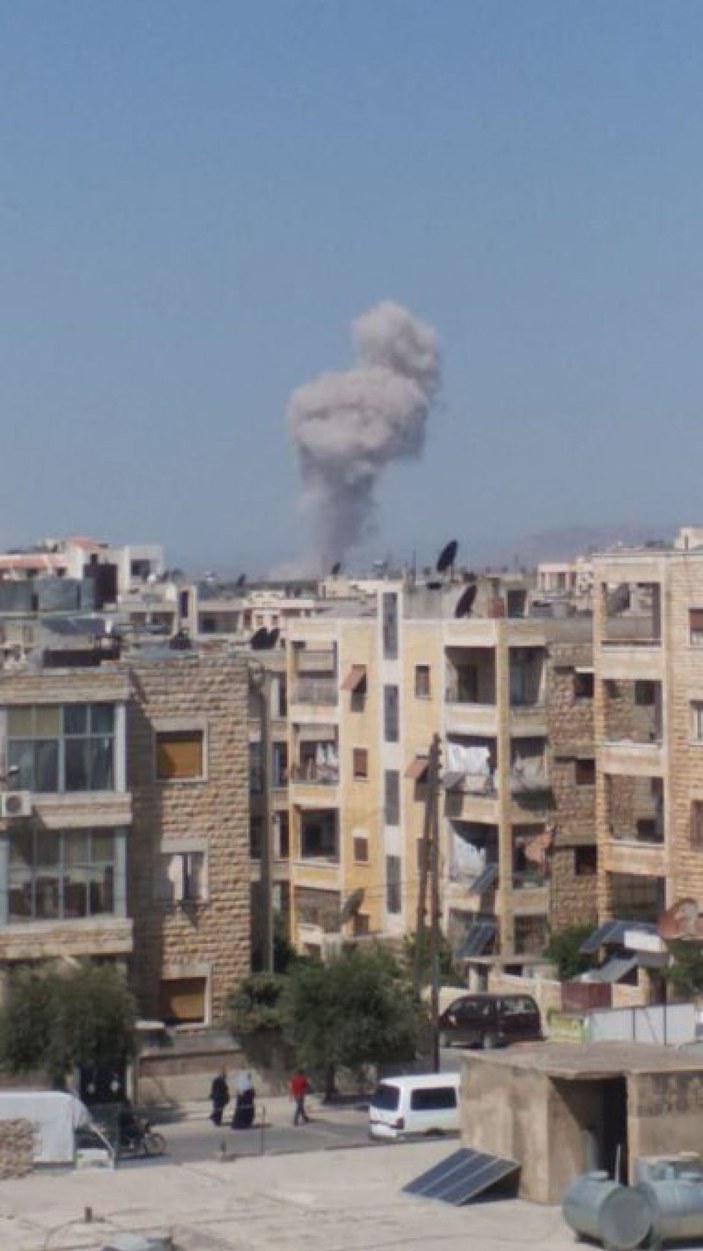 Rus uçakları, Suriye'nin İdlib kentinin güneyini bombalıyor -2