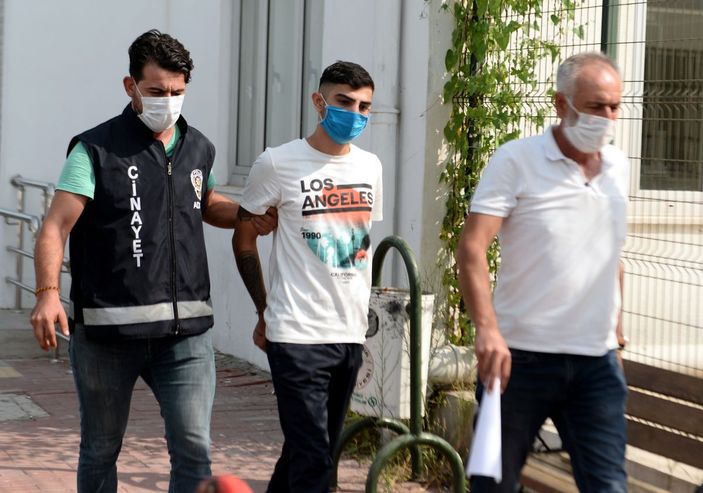 Adana'da sevgilisinin bindiği aracı takip etti, vuruldu