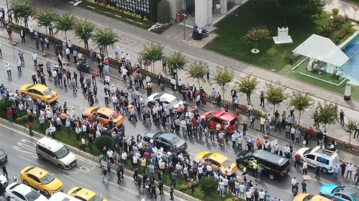 Havadan ek fotoğraf // Taksici ve servisçilerden Saraçhane'de eylem -8