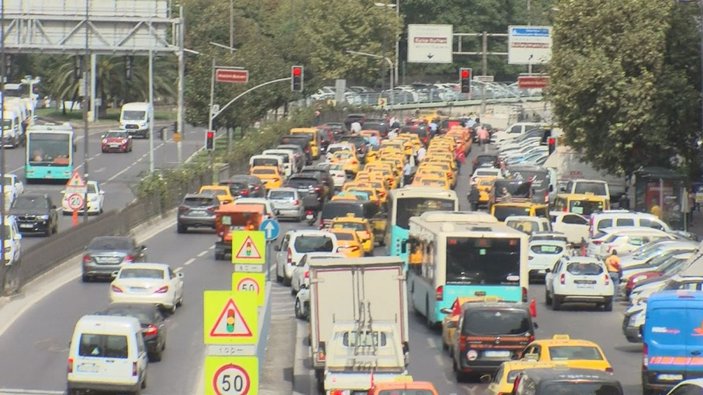 Ek fotoğraf // Taksici ve servisçilerden Saraçhane'de eylem  -2