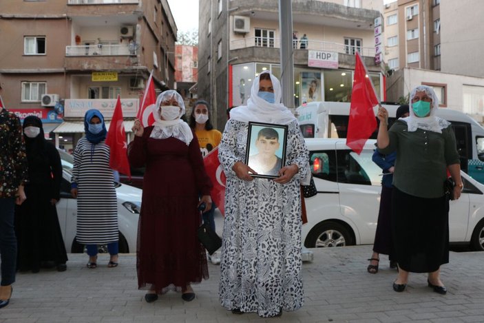Şırnak'ta çocukları PKK tarafından kaçırılan aileler, HDP binası önünde eylem yaptı -2