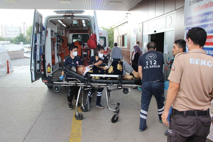 Diyarbakır'da düğünde havaya ateş açıldı: 3 yaralı