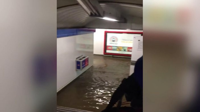 İspanya’da metro istasyonları sular altında kaldı -3