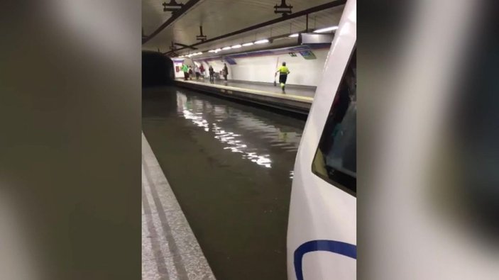 İspanya’da metro istasyonları sular altında kaldı -2